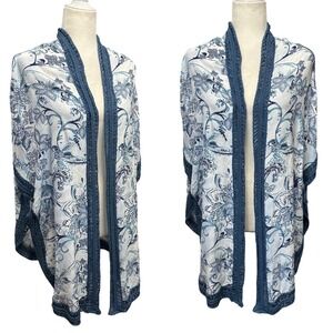 Chicos Womens Size S/M Kimono Cardigan Shawl Topper Floral Print Vacation Resort